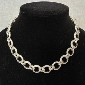 Vintage SIlver Tone Textured Round Link Necklace